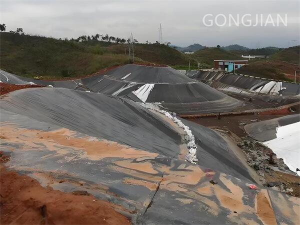Textured geomembrane for slope anti-seepage.jpg Textured geomembrane for slope anti-seepage.jpg