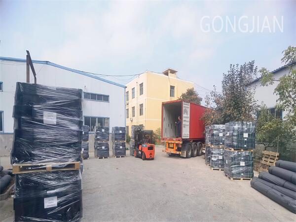 The geocell produced by our factory is about to be sent abroad.jpg
