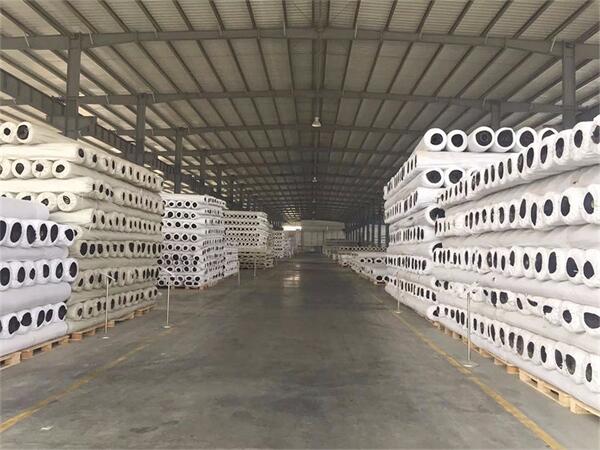 Our company has a huge production capacity for fiberglass geogrids. This picture shows the inventory of fiberglass geogrids in the warehouse.jpg