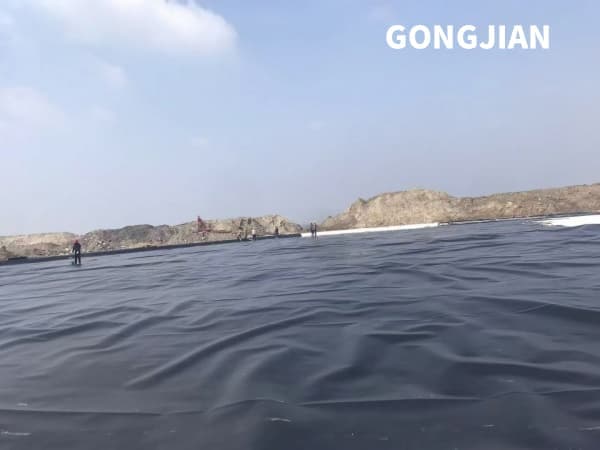 polyethylene pond liners.jpg