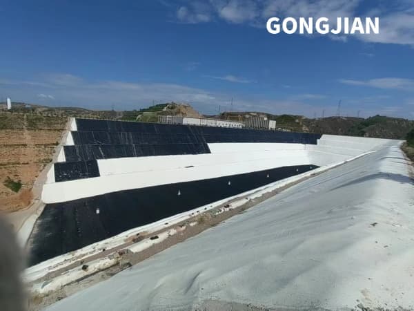 HDPE geomembrane used in landfill.jpg