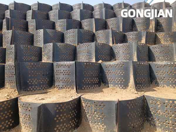 retaining wall made of hdpe geocell.jpg